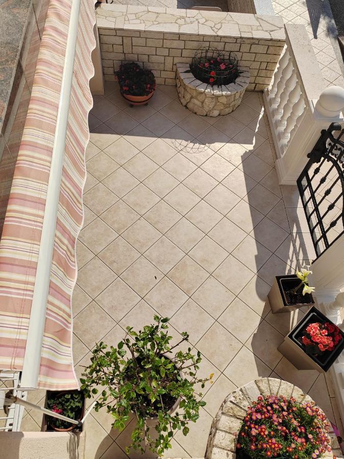 Giana Apartment